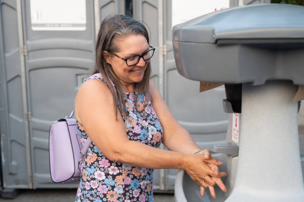 Porta potty delivery and setup in La Paloma, TX